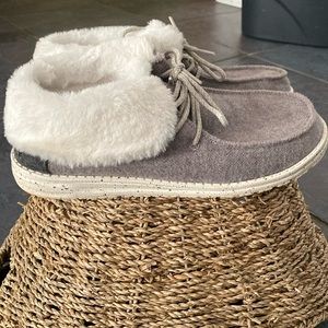 Hey Dude Womens fur lined Shooties